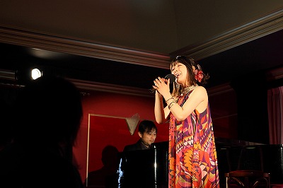 日本シャンソン館　アミさん